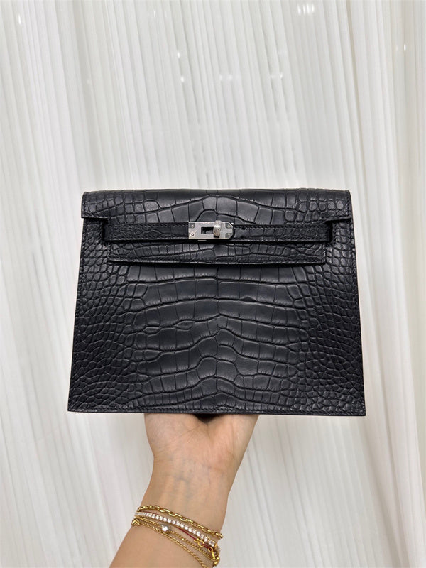  tote bag interior and compartment view 27
