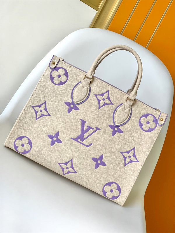  crossbody bag interior and compartment view