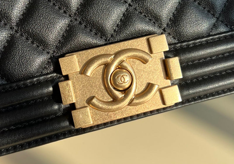  mid purse view 10