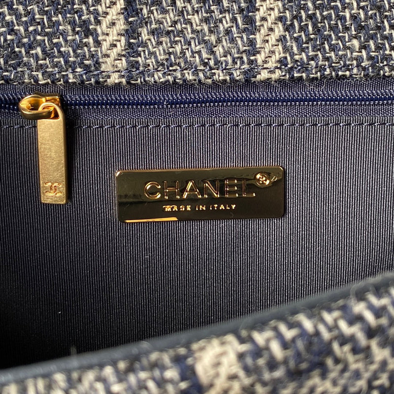 Zivas Charm Timeless Appeal Designer Handbag (Structured Everyday Essential) – Back View