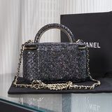 Ziva's Charm handbag – detail view (one versatile size)