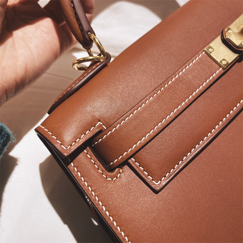  tailored tote bag styled with outfit