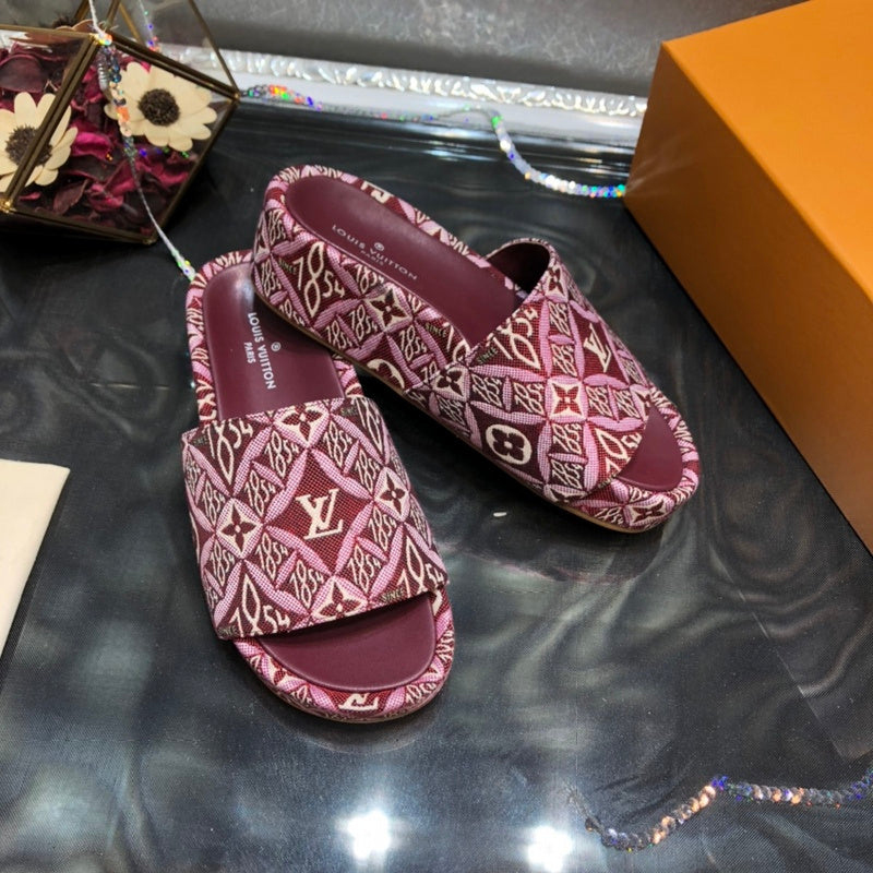 Louis Vuitton Burgundy Low-Top Sneakers - Toe Detail View