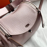  modern everyday bag detail view showing craftsmanship 14