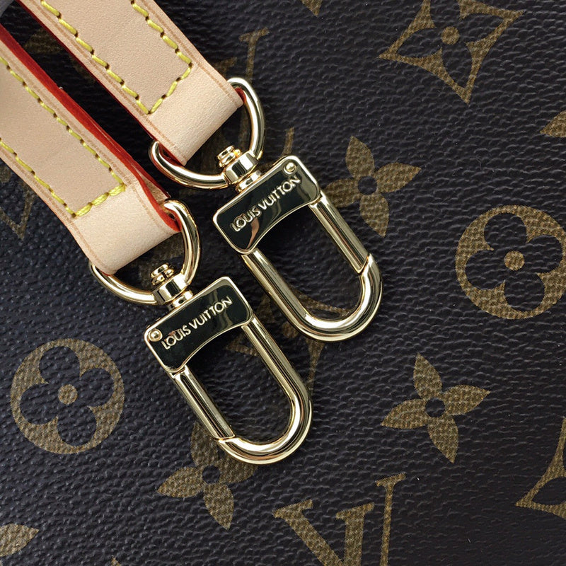 Side profile of classic everyday-luxe women's handbag – women's designer-style accessory