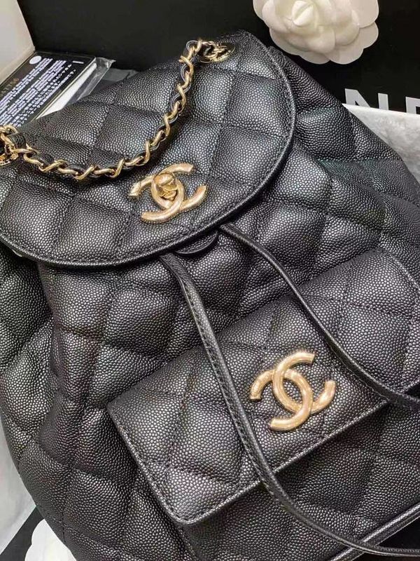 Zivas Charm Effortless Sophistication Designer Handbag (Considered Detail & Form) – Close-Up Detail