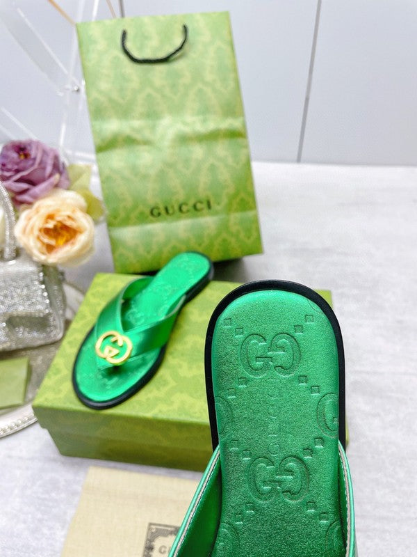 Gucci two-tone luxury sneakers view 4 minimalist modern build