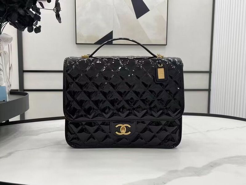  handbag, spacious everyday style, image 1