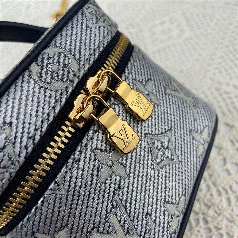  Sleek crossbody bag front view 7