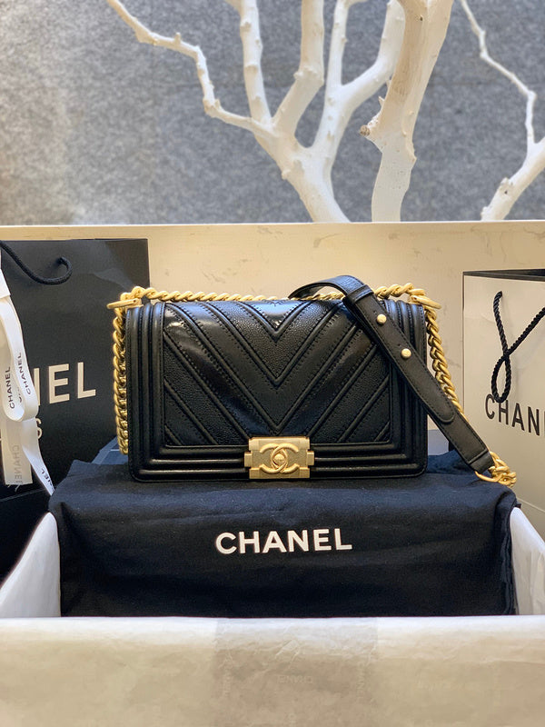 Zivas Charm Modern Edge Everyday Handbag (Modern Wardrobe Staple) – Styled Look