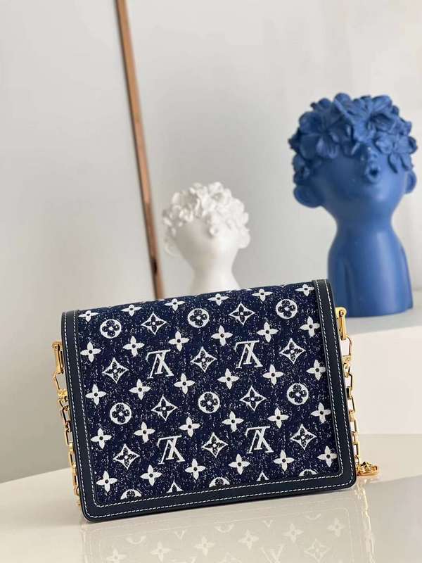 Interior view of everyday-luxe structured women's handbag – women's statement bag