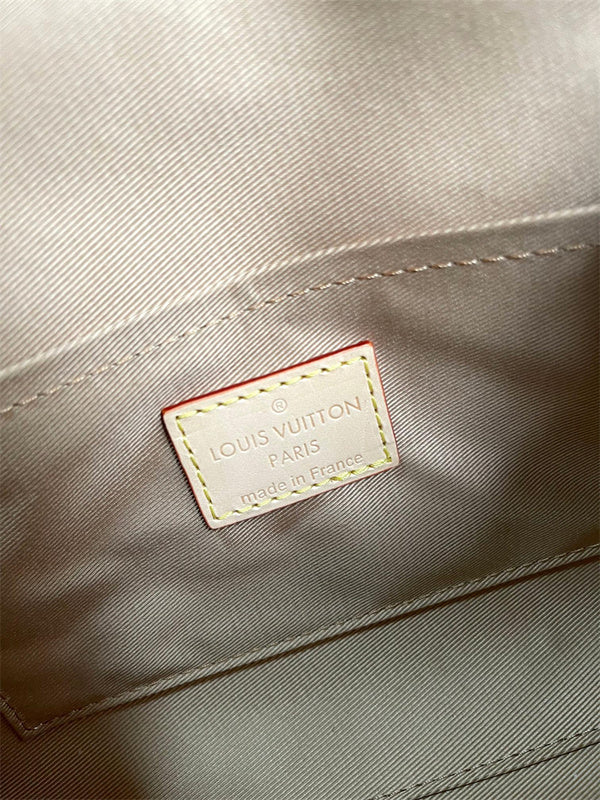  Sleek everyday bag front view 19