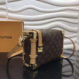 Close-up detail of structured chic women's handbag – women's everyday handbag
