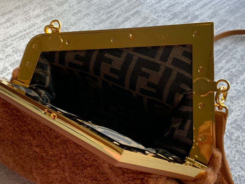 Ziva's Charm handbag – product shot (26cm*9.5cm*18cm)