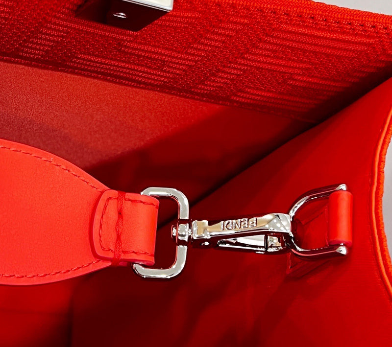 Ziva's Charm handbag – close-up view (Standard Size)