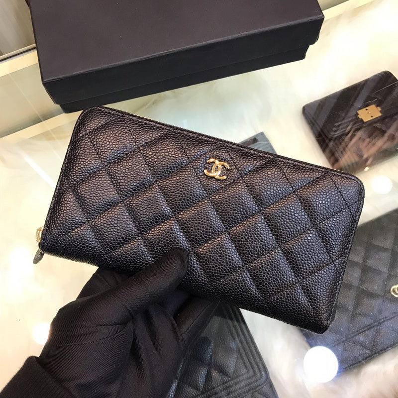 Zivas Charm Chic Craftsmanship Everyday Handbag (Elevated Accessory Essential) – Back View