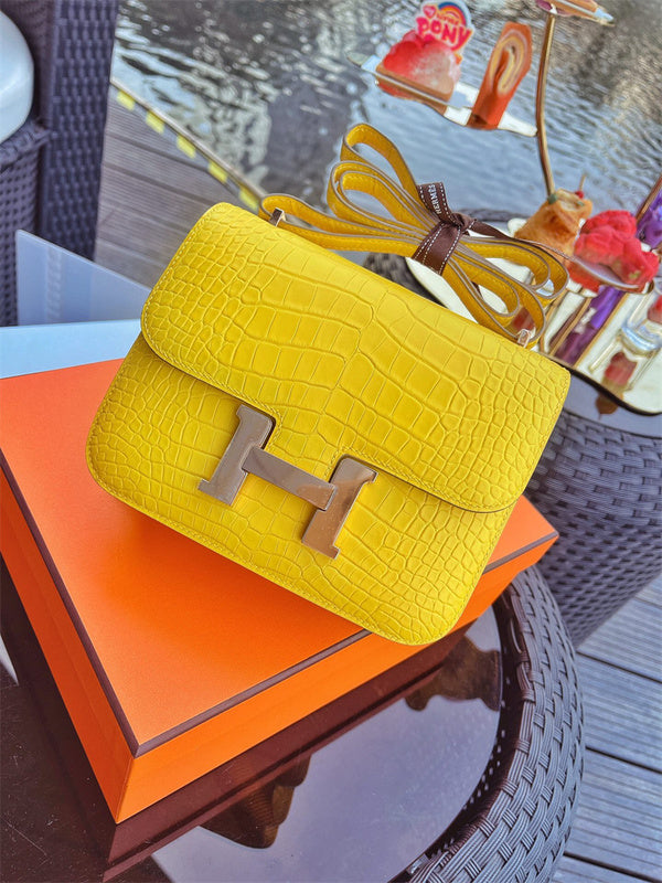 Timeless handbag styled for everyday wear