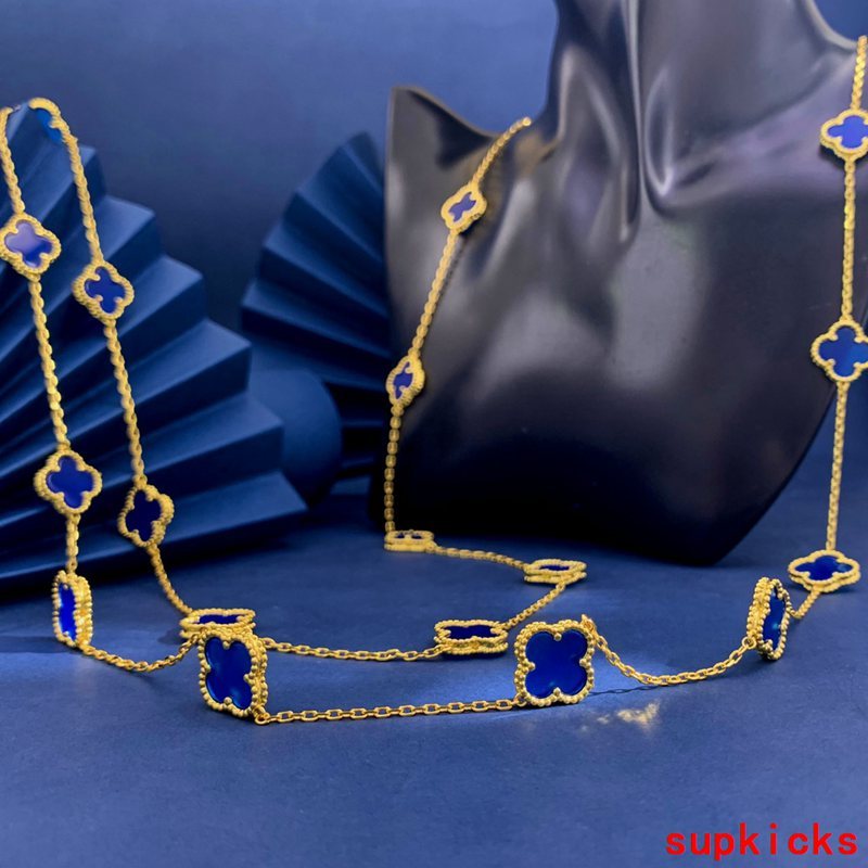 Close-up detail view of Van Cleef & Arpels unisex jewelry piece