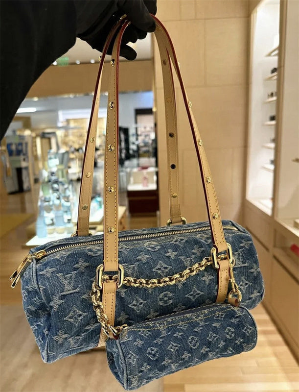  structured bag interior and compartment view 21