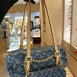  structured bag interior and compartment view 21