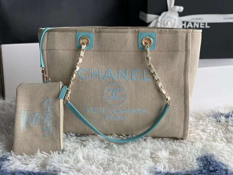 Zivas Charm Refined Everyday Style Everyday Handbag (Statement-Ready Design) – Close-Up Detail