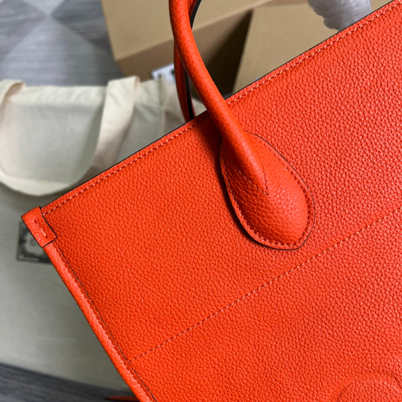 Close-up detail of refined structured women's handbag – women's statement bag
