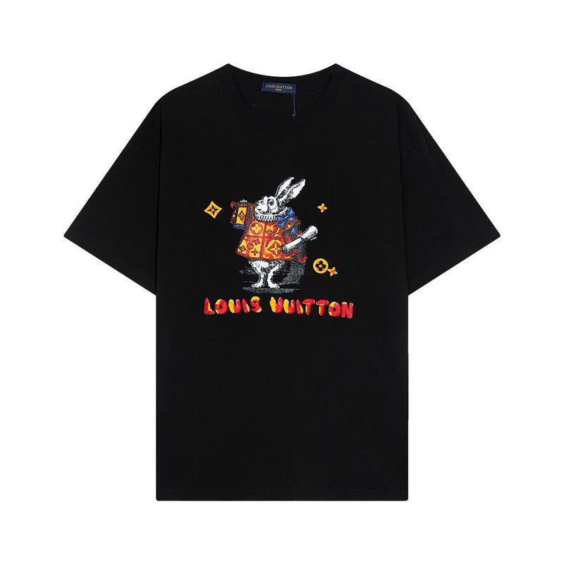 Side profile of Louis Vuitton cotton t-shirt with everyday silhouette