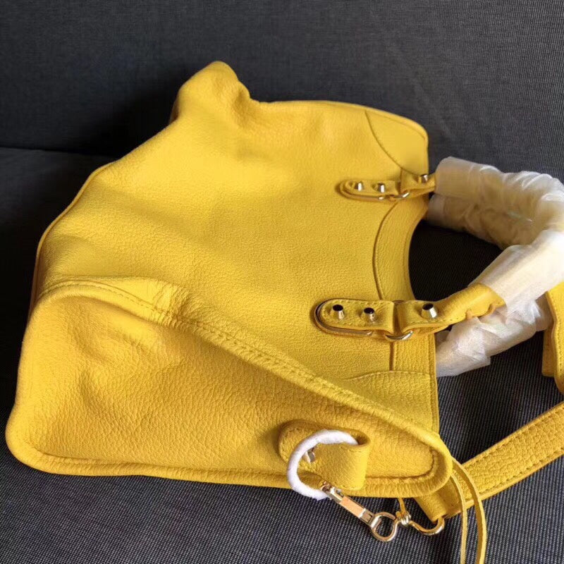 Understated Vegan Leather Handbag - Chic Everyday Appeal | Women's Fashion Handbag #966 - hardware and detail close-up (image 5) of designer-inspired handbag