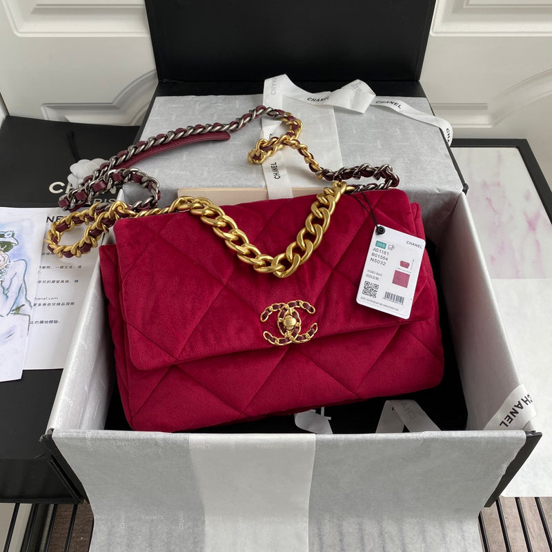 Zivas Charm Modern Edge Fashion Handbag (Effortless Style Upgrade) – Lifestyle Shot