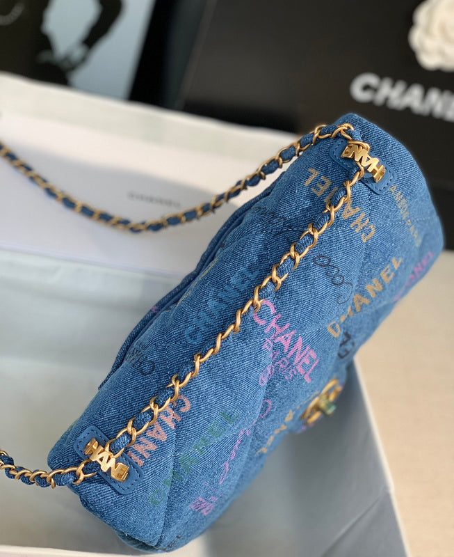  spacious purse view 9
