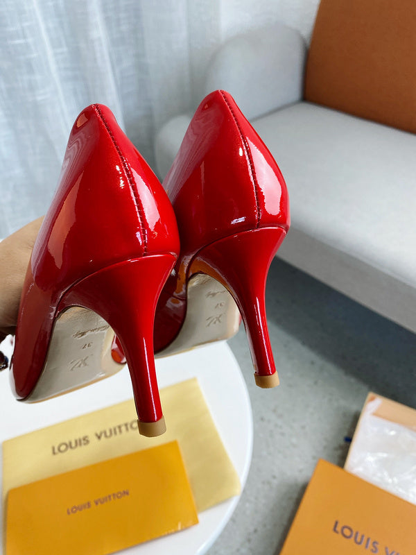Louis Vuitton shoes Style 185 - close-up of sleek modern silhouette