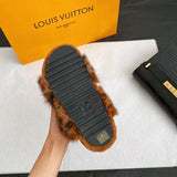 Full silhouette view of Louis Vuitton luxury piece style No.158