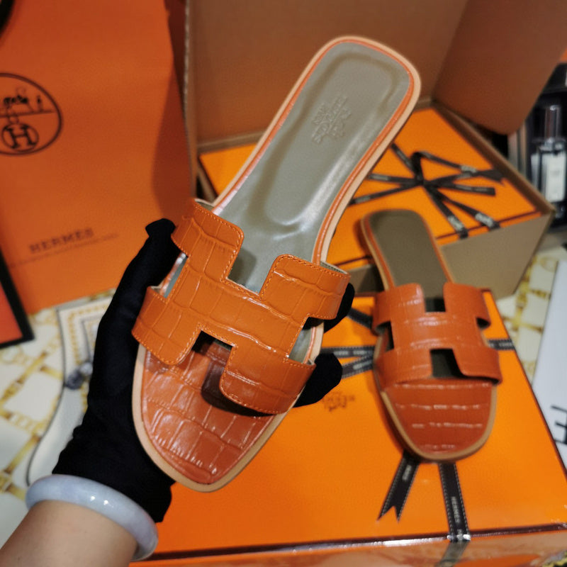 Hermes sandals Style 117 - side profile detail