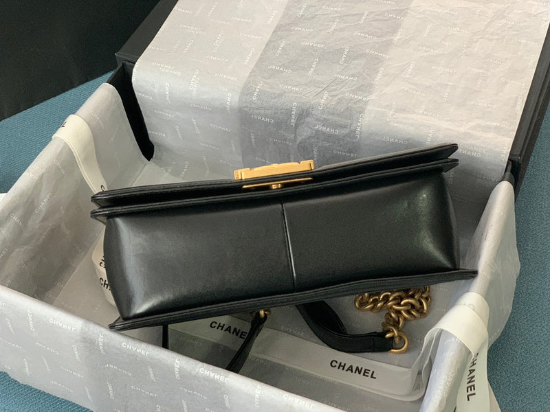  women's handbag, mid design, view 5