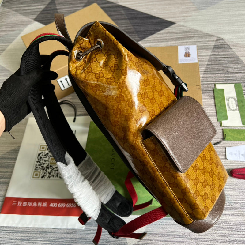 Handle and strap detail of signature polished women's handbag – women's premium purse