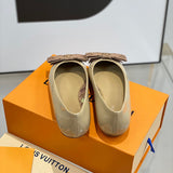 Louis Vuitton shoes Style 303 - back heel detail