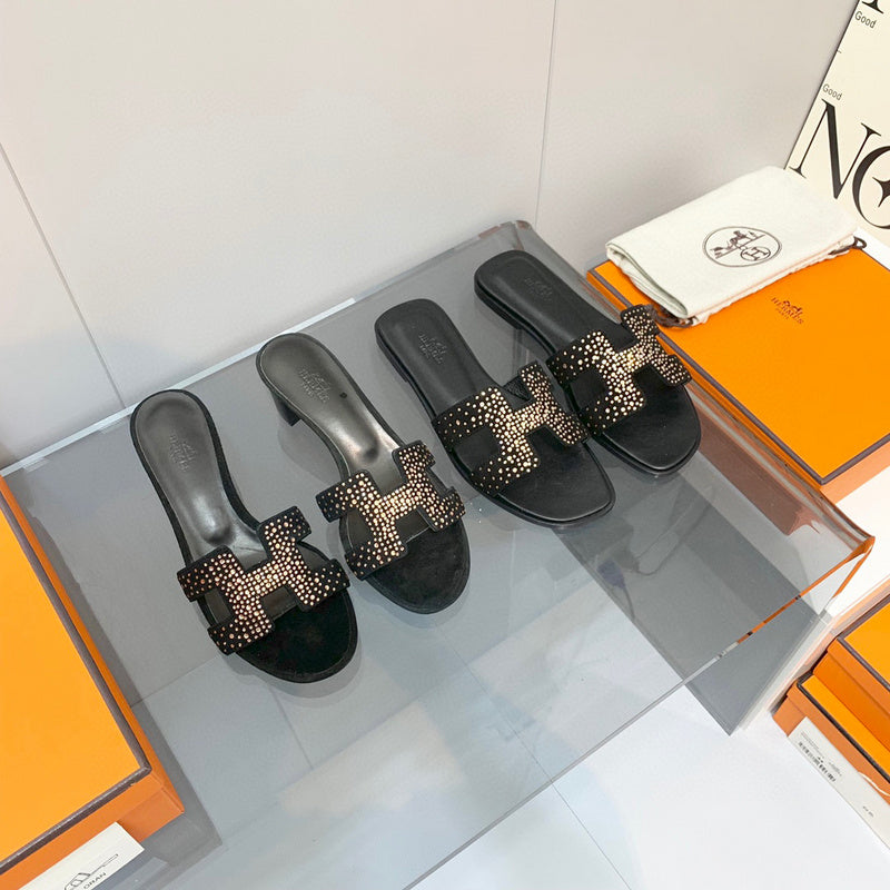 Hermès Beige Block Heel Sandals - Side Profile View