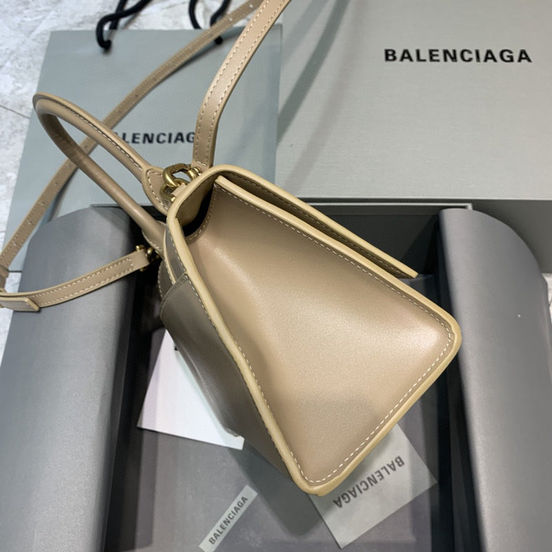 Zivas Charm Refined Everyday Style Premium Handbag (Premium Everyday Carry) – Back View
