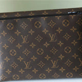  Elegant top-handle bag front view 13