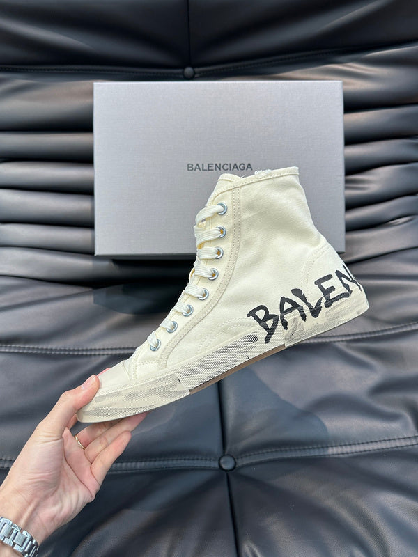Balenciaga shoes Style 074 - packaging and accessories