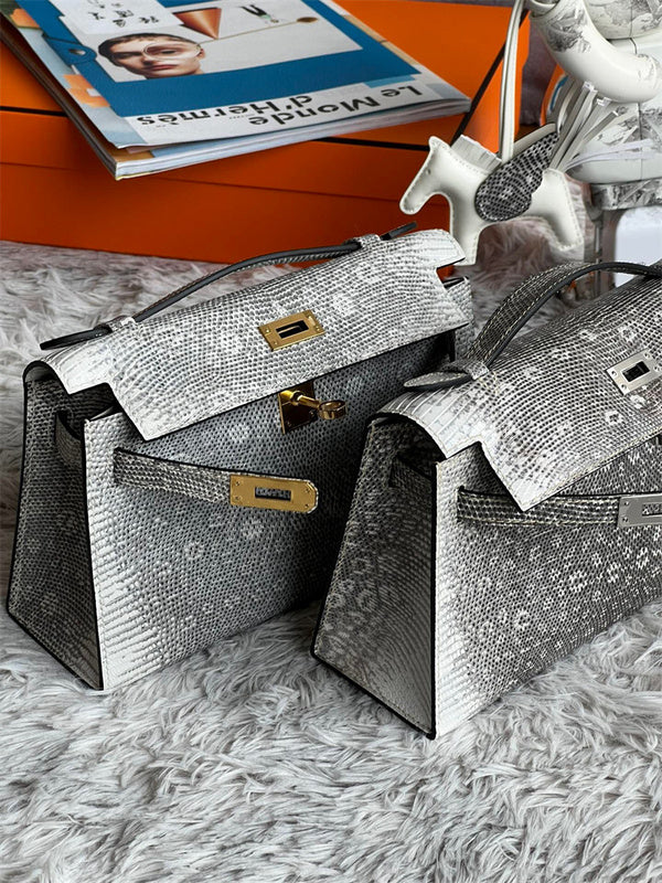  carryall bag close-up of hardware and finish