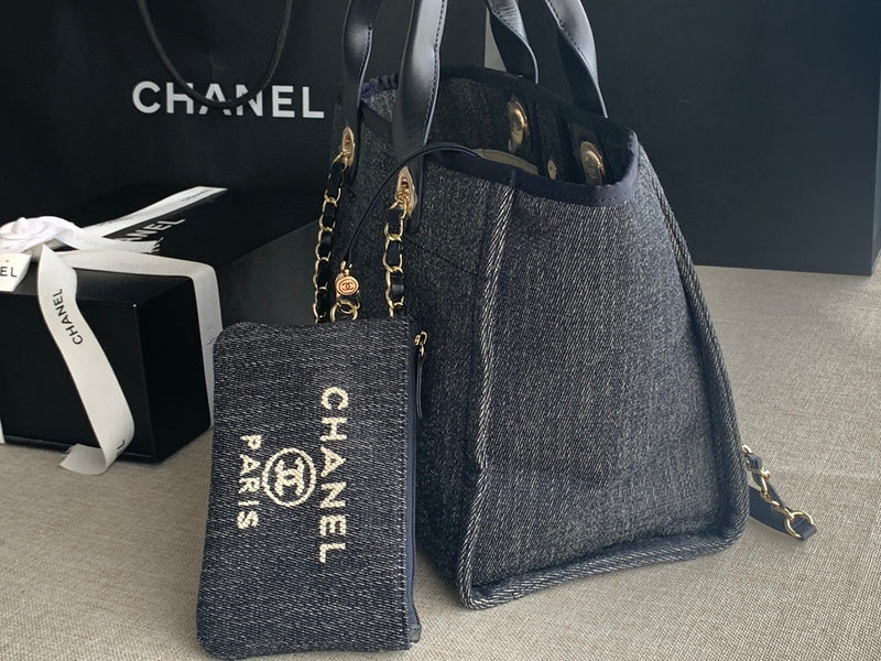  women's handbag, versatile design, view 3