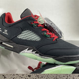 Nike Men's & Women's Premium Low-Top Trainers — Style 253 detail view