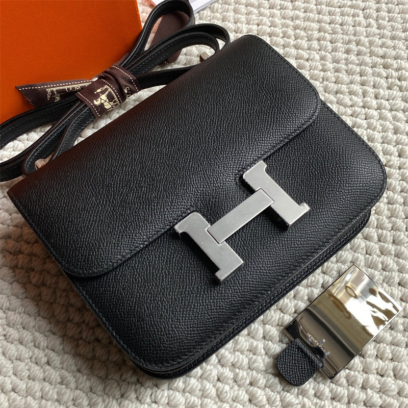 Interior view of streamlined premium bag