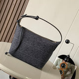 Ziva's Charm handbag – front view (21cm*17cm*13cm)