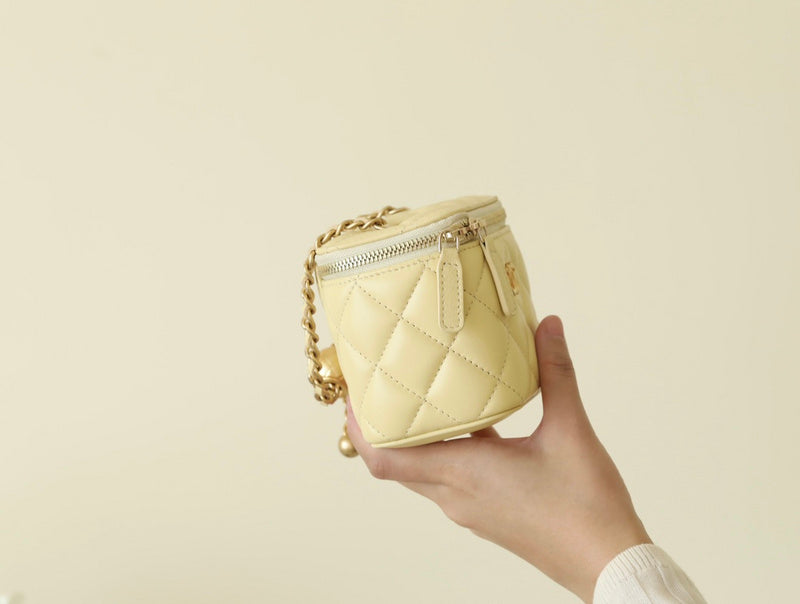  handbag, compact everyday style, image 5