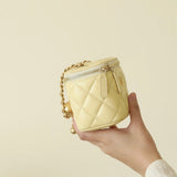  handbag, compact everyday style, image 5