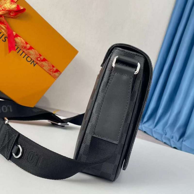 Close-up detail of sleek chic women's handbag – women's luxury handbag