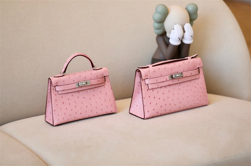  Refined shoulder bag carried on shoulder 64