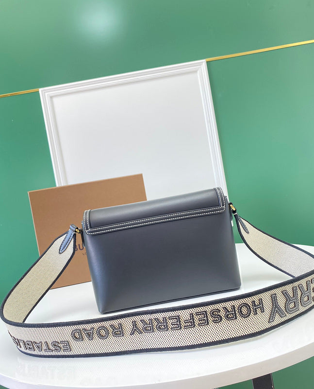 Chic Vegan Leather Handbag - Polished Finish | Women's Premium Handbag #1118 - close-up detail shot (image 3) of designer-inspired handbag